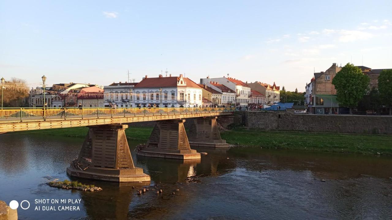 Затишна Двокімнатна Квартира В Самому Серці Ужгорода Uschhorod Exterior foto